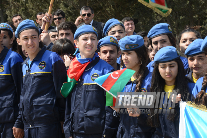 Azerbaijan buries its martyrs. Azerbaijan, Baku, 11 apr. 2016